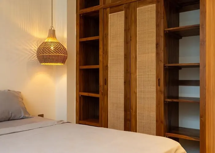 Kairos 2br W Pool & Rooftop, Min From Waves *