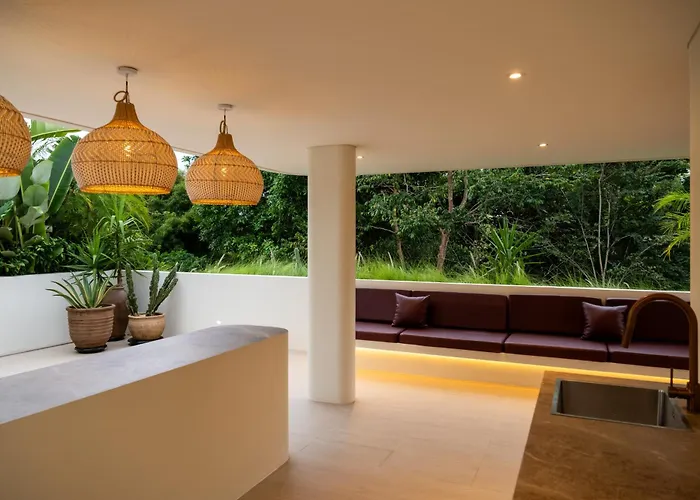 Kairos 2br W Pool & Rooftop, Min From Waves Villa Uluwatu (Bali)