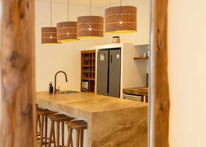 Kairos 2br W Pool & Rooftop, Min From Waves Villa *